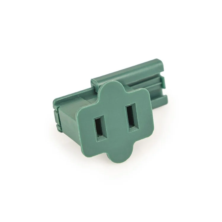 Christmas light plug connection